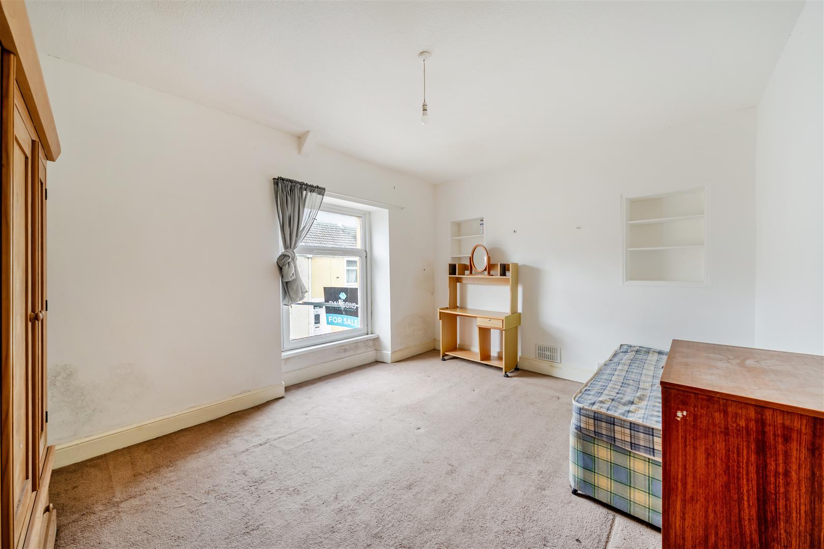 Oxford Street, Swansea, SA1 3JJ